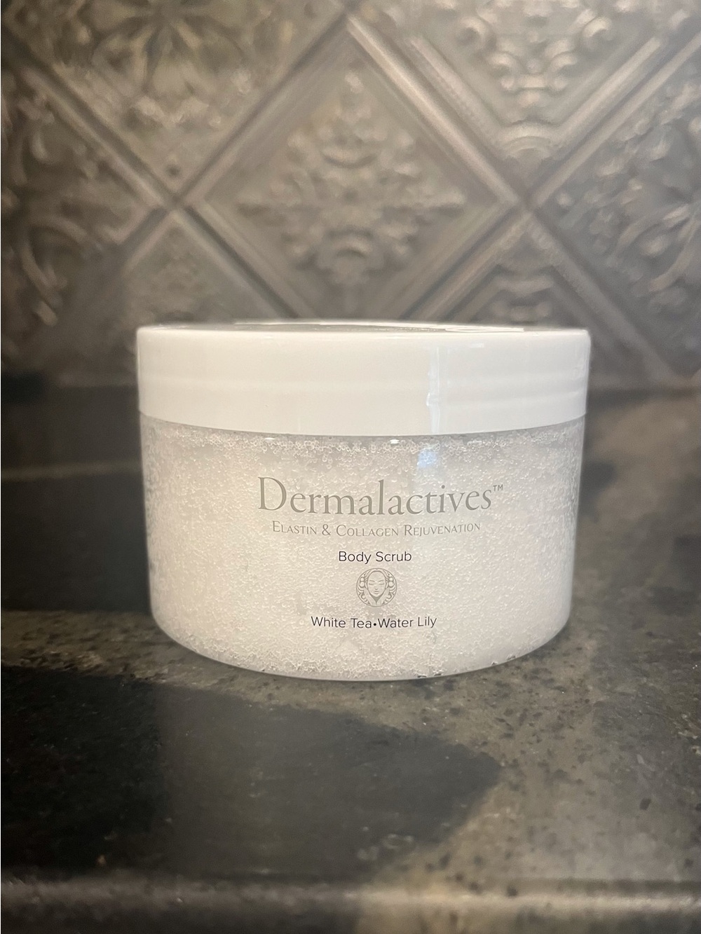 Dermalactives White Body Scrub - White Tea & Water Lily